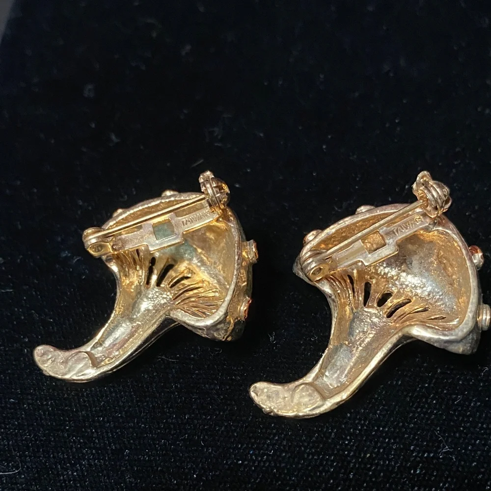 Taiwan marked vintage pair of gold tone Mushroom Brooches